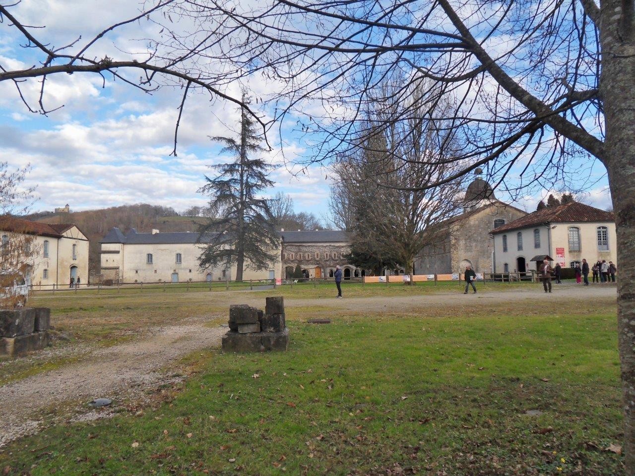 15 entree abbaye de l escaladieu