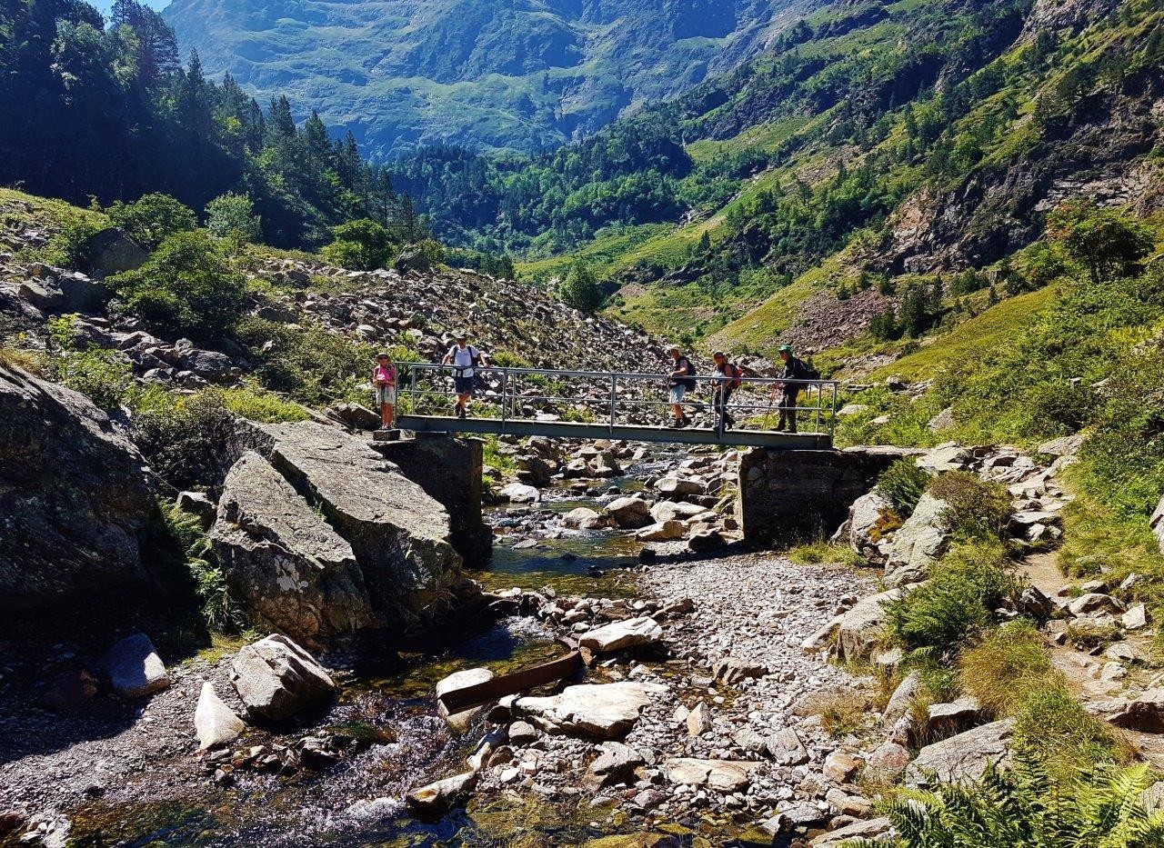 17 Passerelle avant la montée au refuge