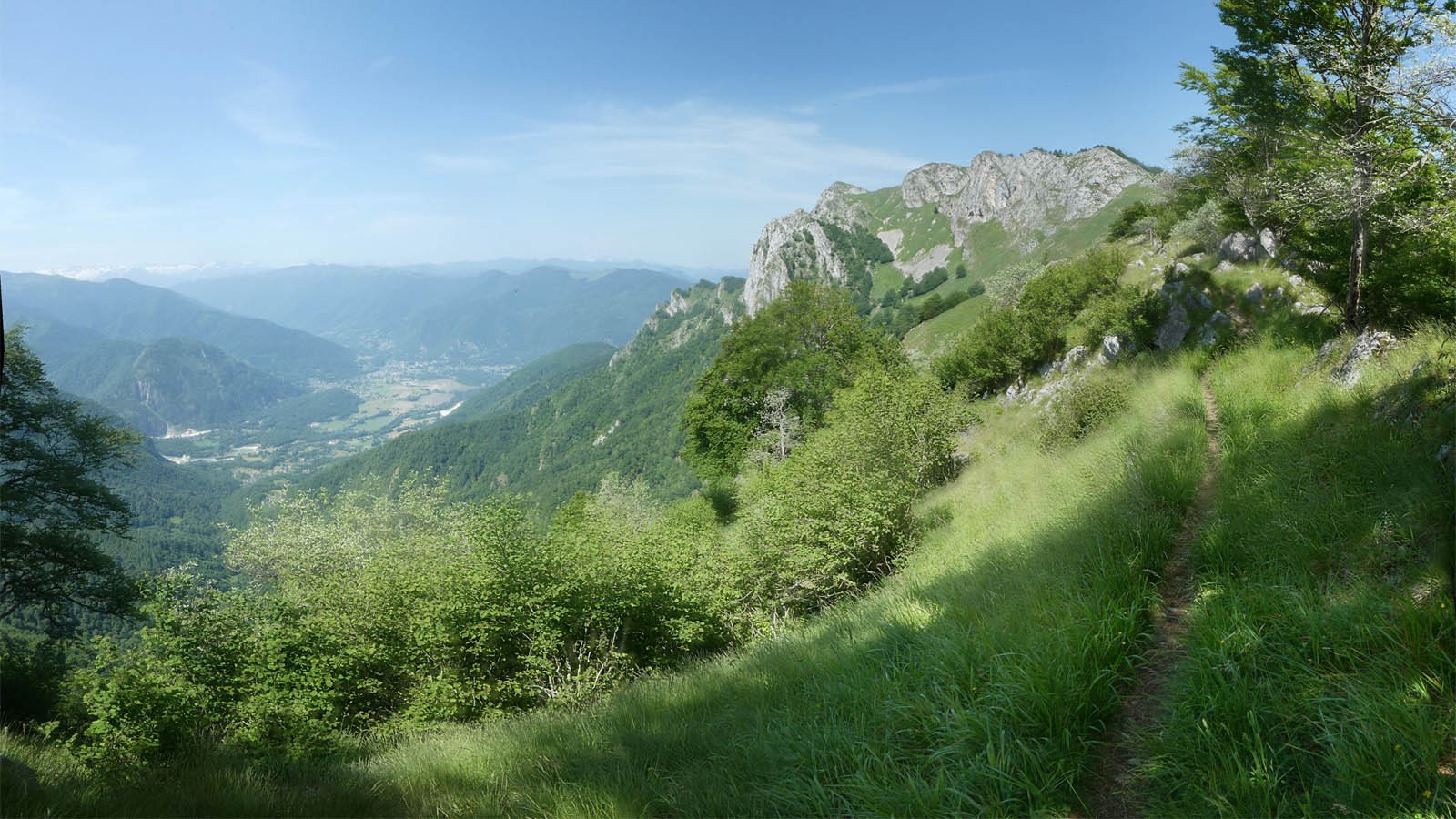 19 vue panoramique du pic du gar etc