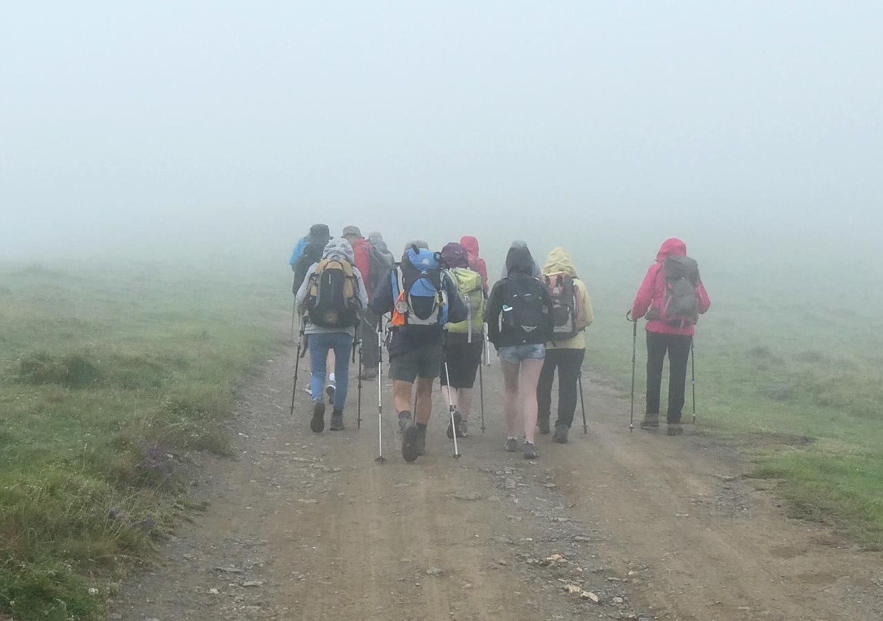 2 debut de la randonnee dans un brouillard