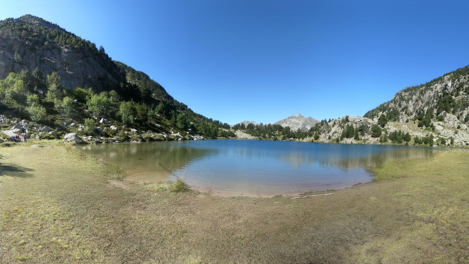 20 panorama du lac d estany de besiberri depuis l autre cote