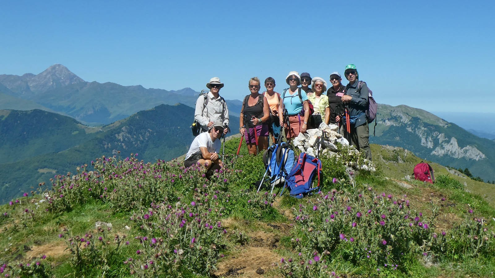 25 le groupe au sommet du pic du mountarrouy