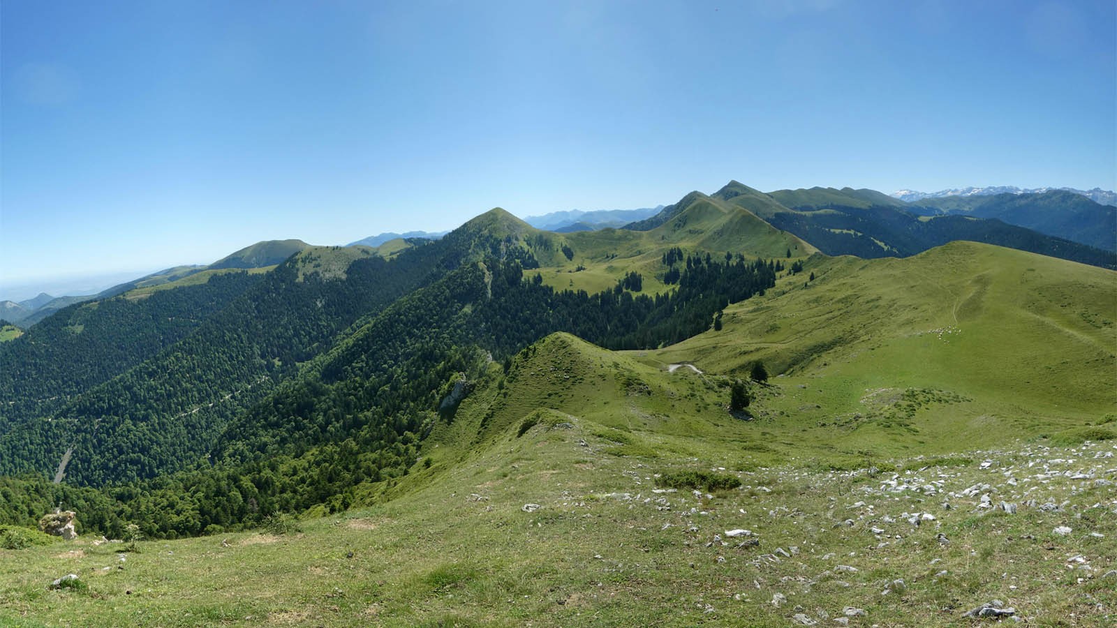 26 panorama depuis le sommet du pic du mountarrouy