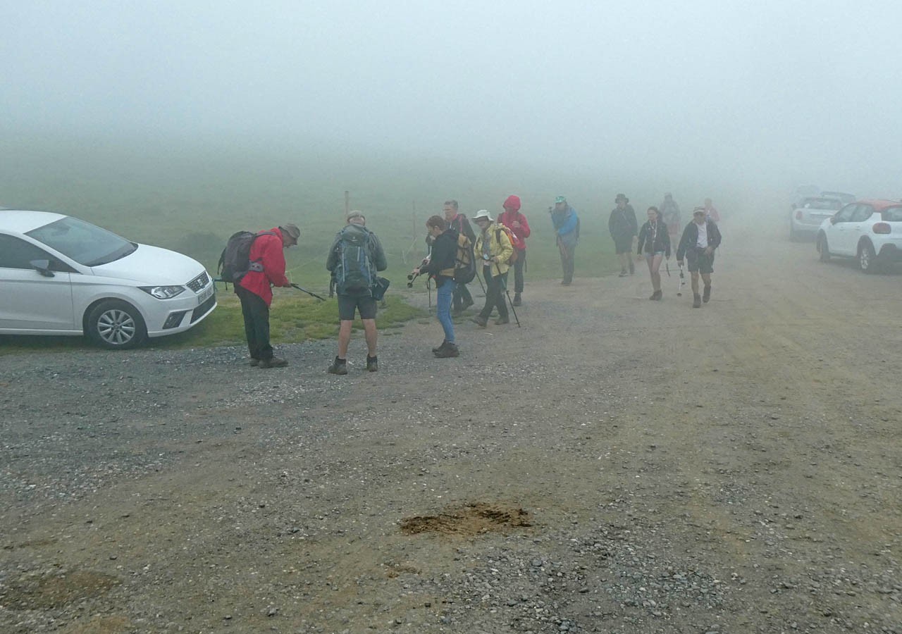 28 arrives au parking toujours dans le brouillard