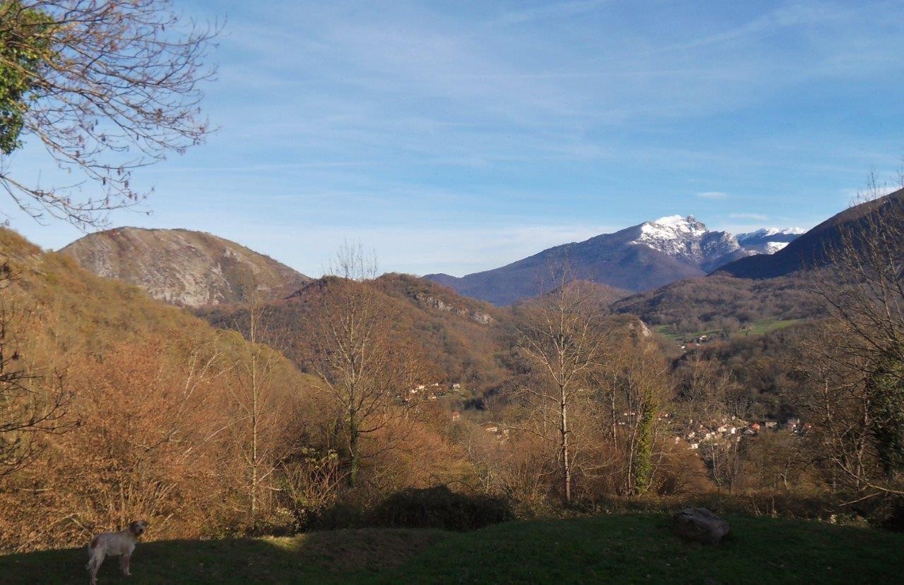 32 vue sur le gar et la falaise de troubat