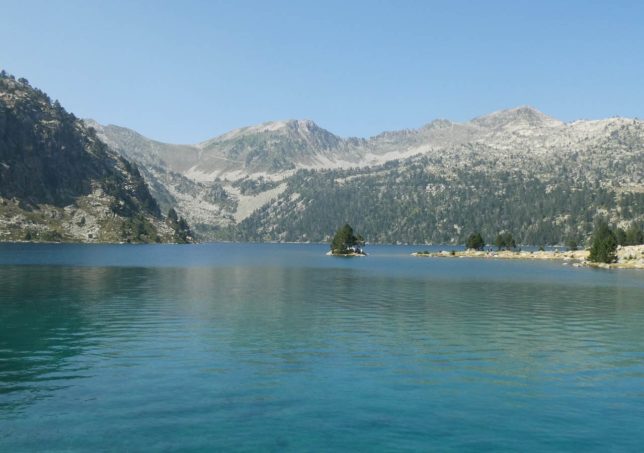 33 vue du lac d aubert depuis le barrage