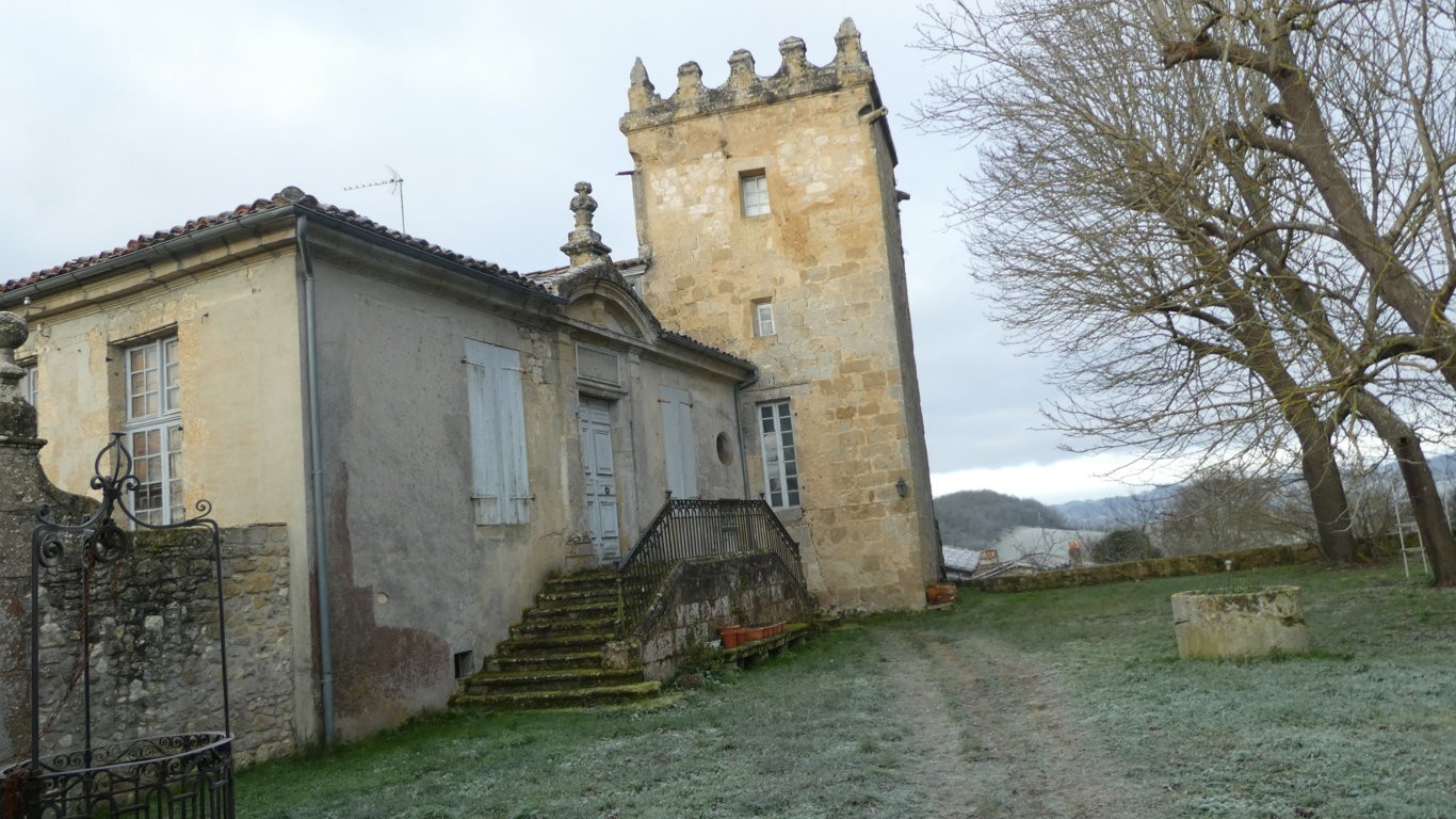 6 logis abbatial et tour